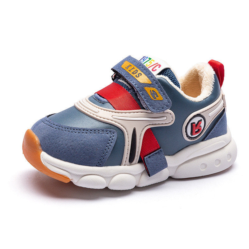Plush sneakers for toddlers with PU upper, EVA sole, and Velcro closure, in blue and red.