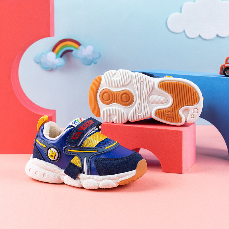 Plush sneakers for toddlers, navy blue with Velcro strap, non-slip EVA sole, suitable for ages 1-6.