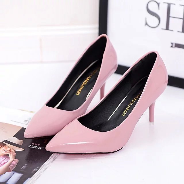 Pink high heels, pure color, casual shallow mouth design.