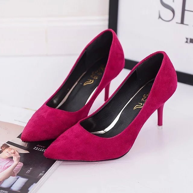 Pure color casual lady high heels with shallow mouth design.