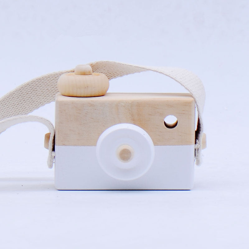 Cute wooden toy camera for kids, unisex, 100% new, made of wood, suitable for ages 3 and up.