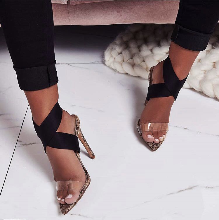 Brown snake pattern Roman shoes with 8CM heels and black cross straps on a marble floor.