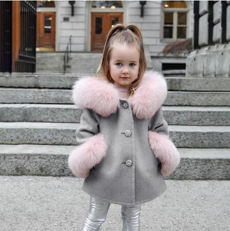 Girls' pink fur-trimmed cashmere coat, winter woolen overcoat.