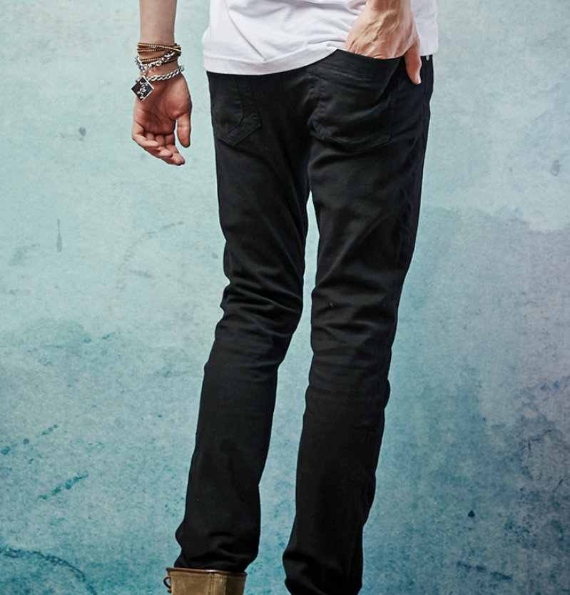 Men’s Cotton Linen Pants in black shown from the back